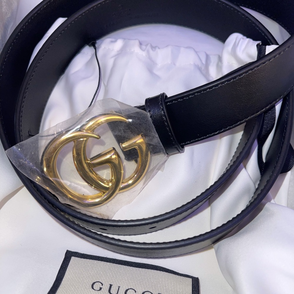 GUCCI Leather Belt Double G Buckle in gold